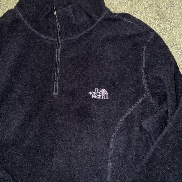 North face top - Picture 2 of 4